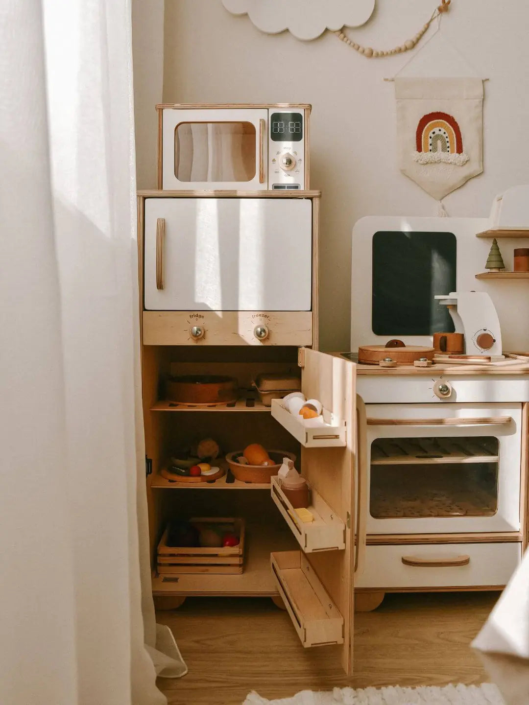 children play fridge 