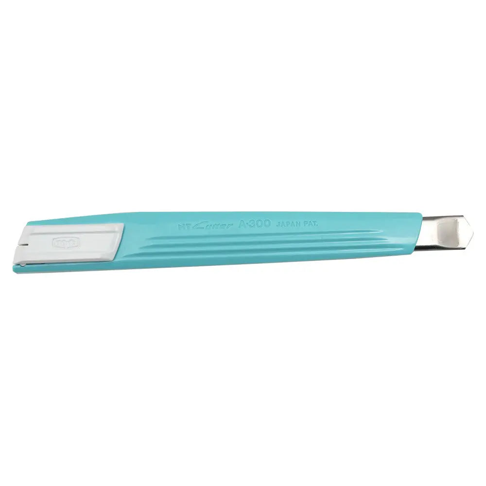 NT Cutter A-301RP mit Auto-Lock, Frost blau