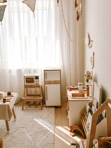 kids play fridge