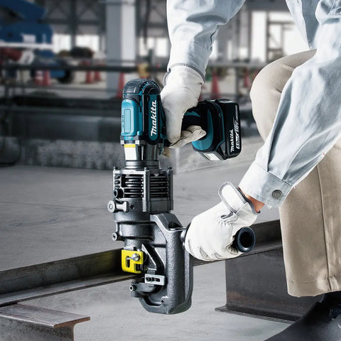 
          Akku-Lochstanzer LXT ®
          DPP200ZK
        