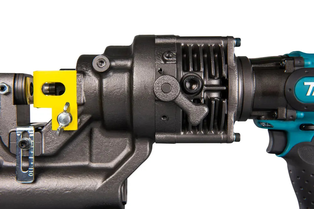 
          Akku-Lochstanzer LXT ®
          DPP200ZK
        