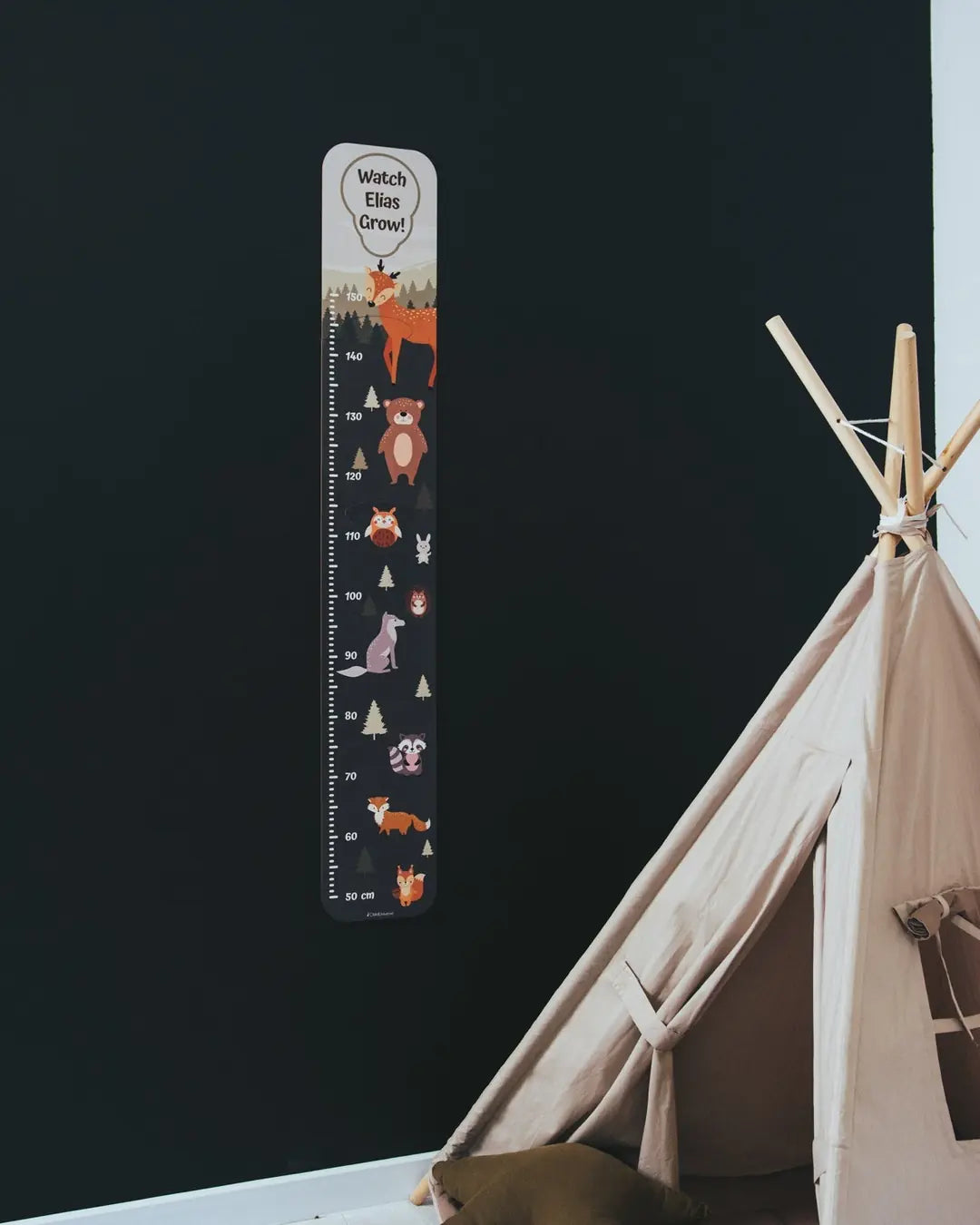 wooden crowth chart