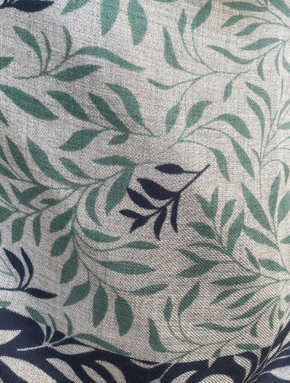 AISHITERU - Verdant Whisper Printed Cashmere Scarf - Soft, Eco-Luxe Accessory 💚🧣