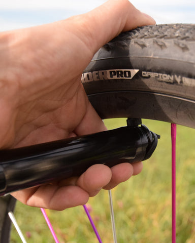 Ongelooflijke pomp: lichtgewicht draagbare fietspomp
