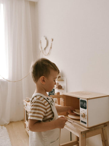 Wooden microwave toy (for USA)