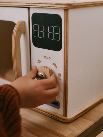 Wooden microwave toy (for USA)