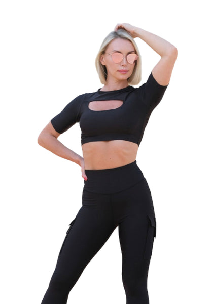 Mote Merke - Svart Cropped Topp - Eleganse Nydefinert ✨🖤