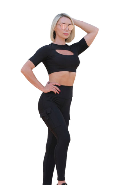 Mote Merke - Svart Cropped Topp - Eleganse Nydefinert ✨🖤