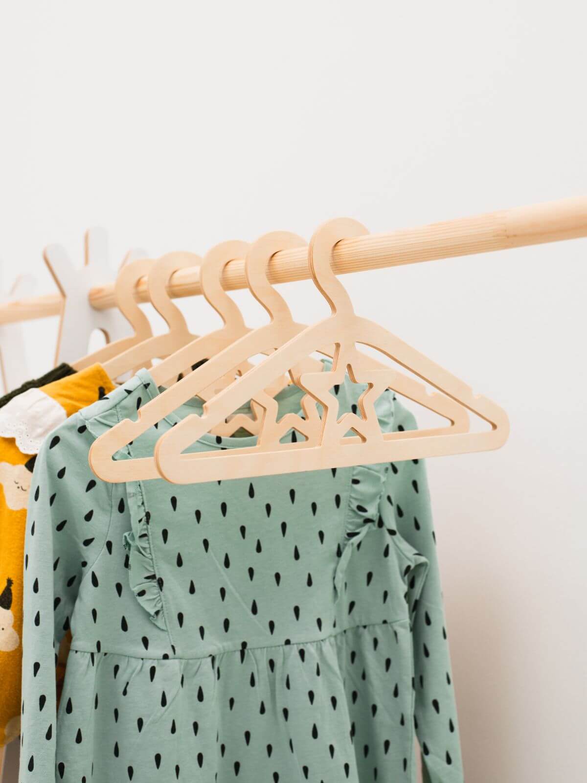 woody kids hangers