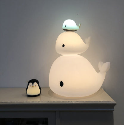 FILIBABBA - Christian hval LED lampe - hyggelige nætter følgesvend 🐋✨