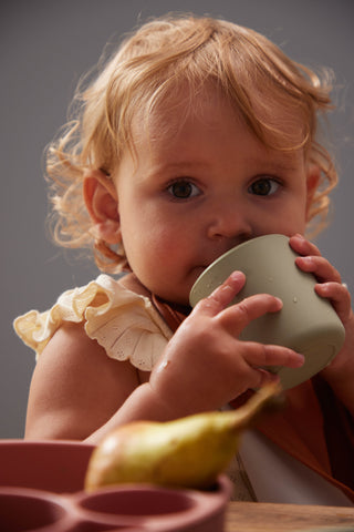 FILIBABBA - Zestaw silikonowych kubków 2-szt. - Idealne dla małych rączek 🌟🍼