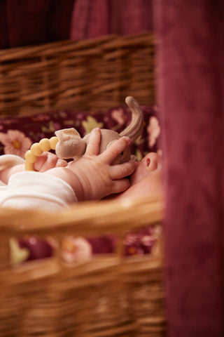 FILIBABBA - Henny Zajączek Grzechotka Teething - Miękka i Zabawna Radość 🐰✨