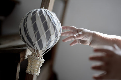 FILIBABBA - Decorazione Palloncino Aerostatico Grigio 10 cm - Incredibile Delizia per la Nursery 🎈✨