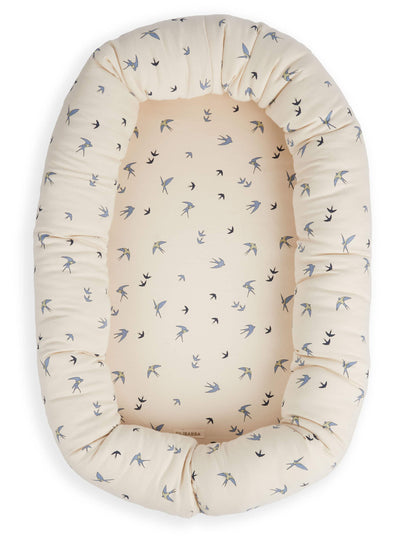 FILIBABBA - Babynest Dansende Svale - Hyggelig Komfort 🌿✨
