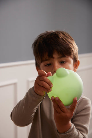 FILIBABBA - Frey the Frog LED Lampe - Hyggelig Natlys til Børn 🌟🐸