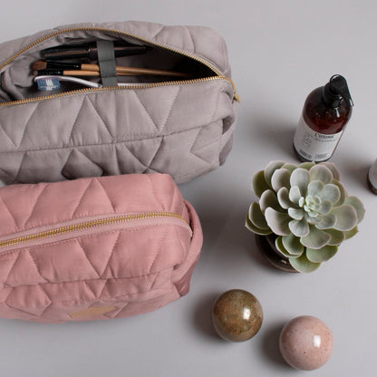 FILIBABBA - Liten Vadderad Necessär - Mjuk Elegans 🌸✨