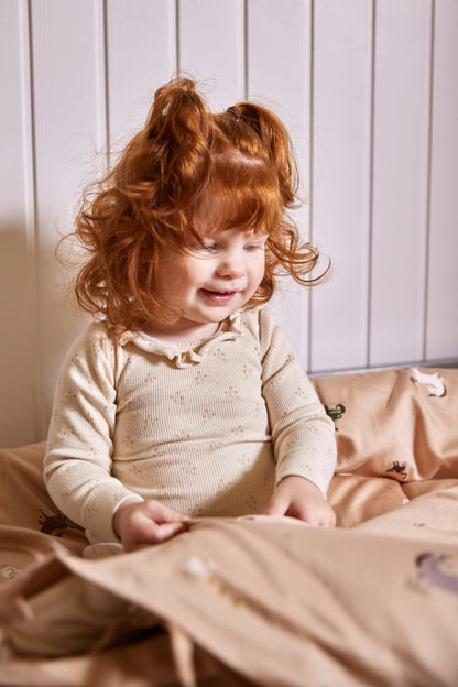 FILIBABBA - Magisk Gård Baby Sengetøj - Blødt & Økologisk 🌿✨