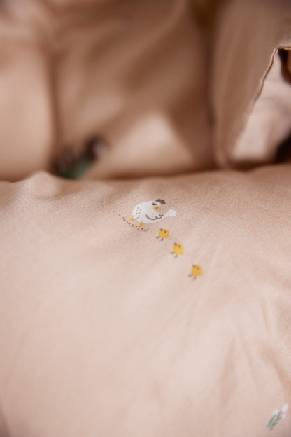 FILIBABBA - Magisk Gård Baby Sengetøj - Blødt & Økologisk 🌿✨