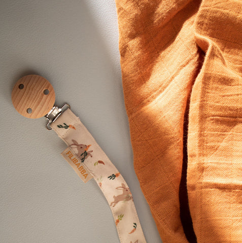 FILIBABBA - Napphållare 'Morotsstjälaren' - Säker & Stilren 🌿🐰